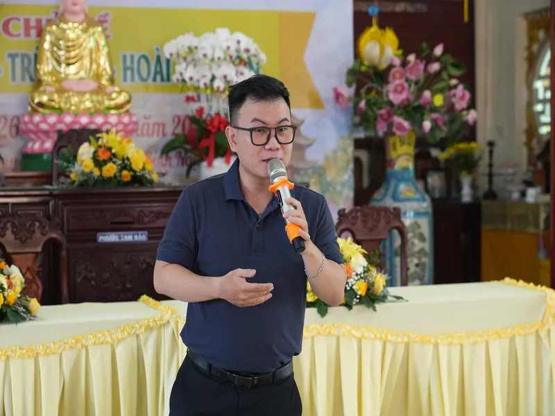Diễn giả Huỳnh Quang Nguyên chia sẻ góc nhìn sâu sắc về lòng biết ơn đối với cha mẹ, thầy cô và bạn bè. Diễn giả Huỳnh Quang Nguyên chia sẻ góc nhìn sâu sắc về lòng biết ơn đối với cha mẹ, thầy cô và bạn bè.