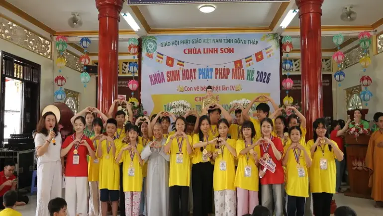 Chuyên gia Vì Ngày Mai đồng hành tại khóa sinh hoạt Phật pháp “Con Về Bên Phật” lần IV